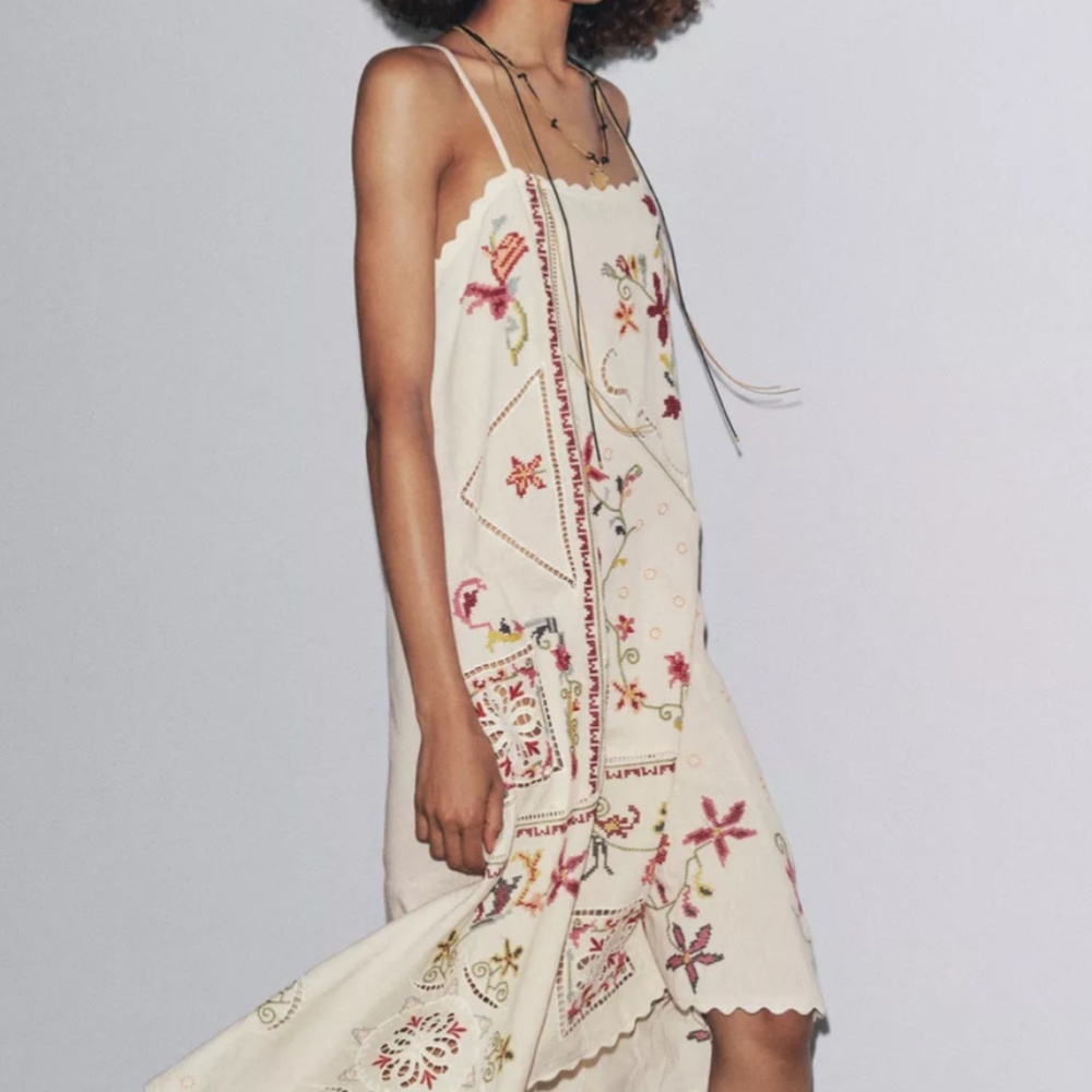 OUT OF STOCK  Zara Collection Floral Embroidered Asymmetric Dress size SMALL